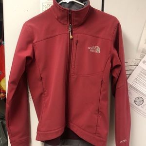 Super gorgeous jacket for ski . Nice color and warm for this winter.